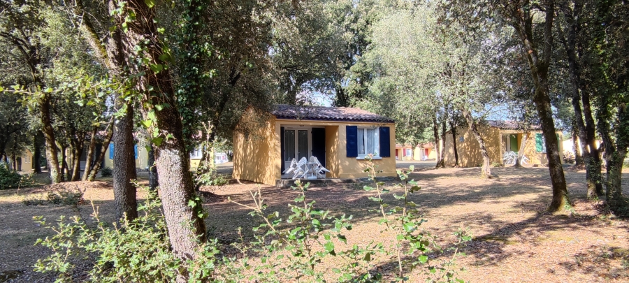 Gîtes du village vacances Les Chênes Verts en Charente-Maritime