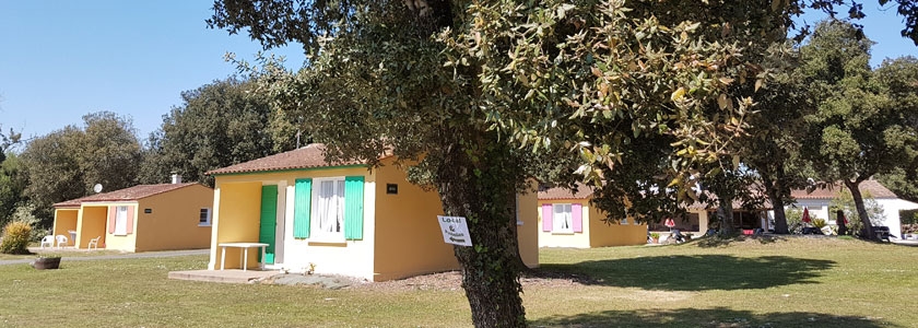 Gîtes du village vacances Les Chênes Verts en Charente-Maritime