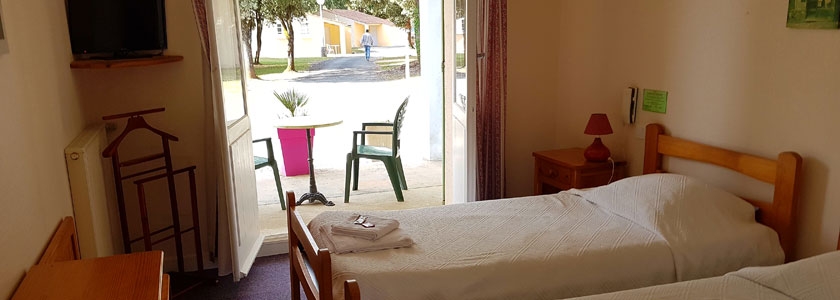 Hôtel 2 étoiles Les Chênes Verts à Saint-Savinien